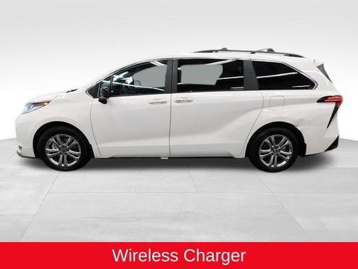 2023 Toyota Sienna XSE 7 Passenger