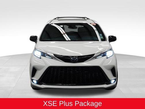 2023 Toyota Sienna XSE 7 Passenger