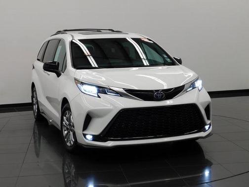 2023 Toyota Sienna XSE 7 Passenger