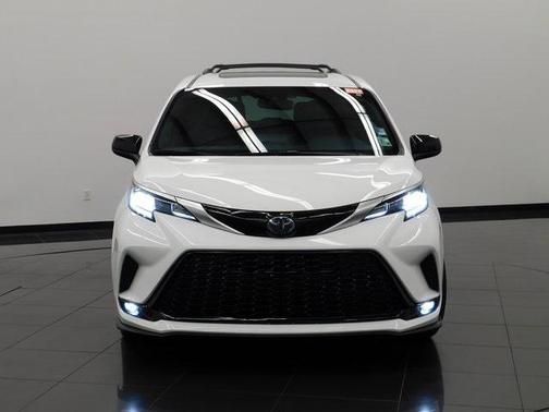 2023 Toyota Sienna XSE 7 Passenger