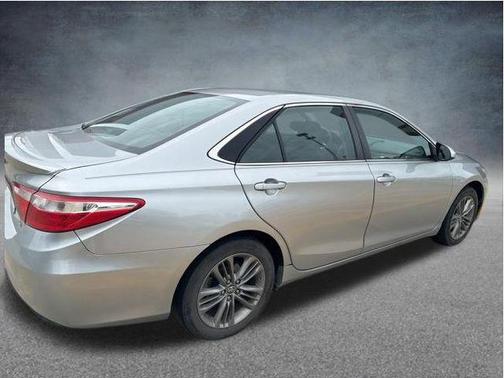 Celestial Silver Metallic 2017 Toyota Camry SE