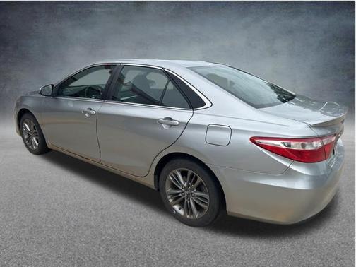 Celestial Silver Metallic 2017 Toyota Camry SE