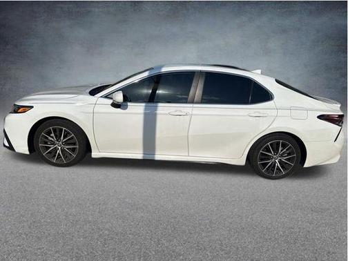Ice Cap 2023 Toyota Camry SE