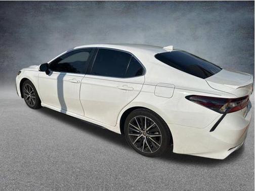 Ice Cap 2023 Toyota Camry SE
