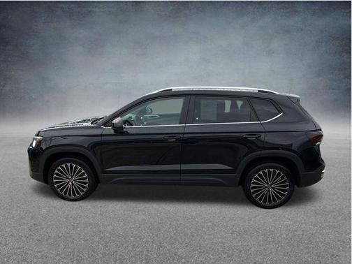 Deep Black Pearl 2025 Volkswagen Taos 1.5T SE