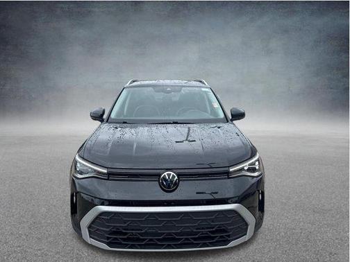 Deep Black Pearl 2025 Volkswagen Taos 1.5T SE