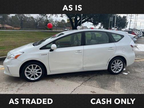 2014 Toyota Prius v Five