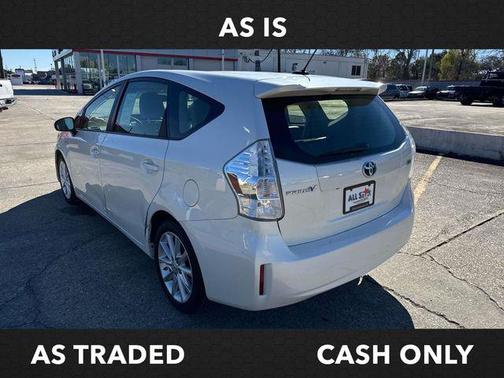 2014 Toyota Prius v Five