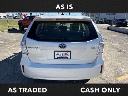 2014 Toyota Prius v Five