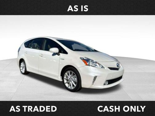 2014 Toyota Prius v Five