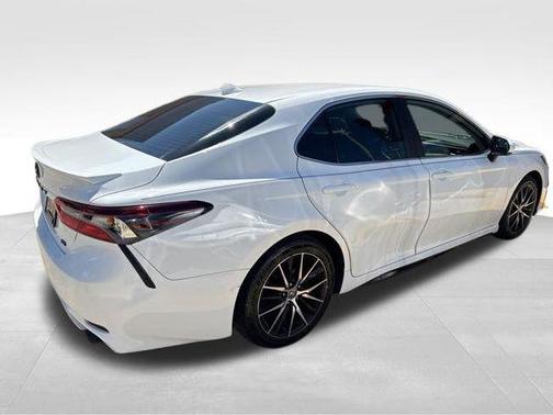 Ice Cap 2023 Toyota Camry SE