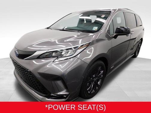 2021 Toyota Sienna XSE 7 Passenger
