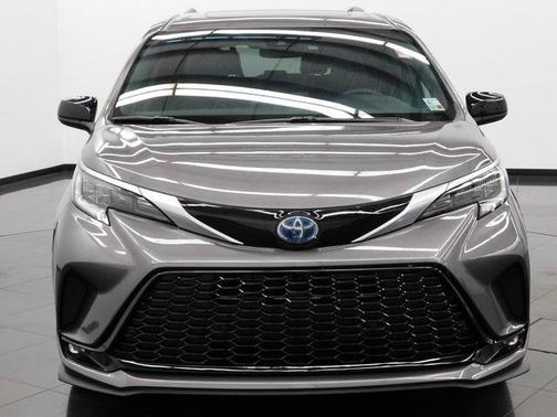 2021 Toyota Sienna XSE 7 Passenger