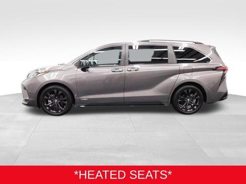 2021 Toyota Sienna XSE 7 Passenger