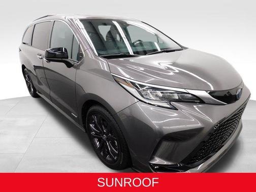 2021 Toyota Sienna XSE 7 Passenger