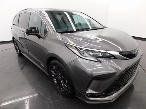 2021 Toyota Sienna XSE 7 Passenger
