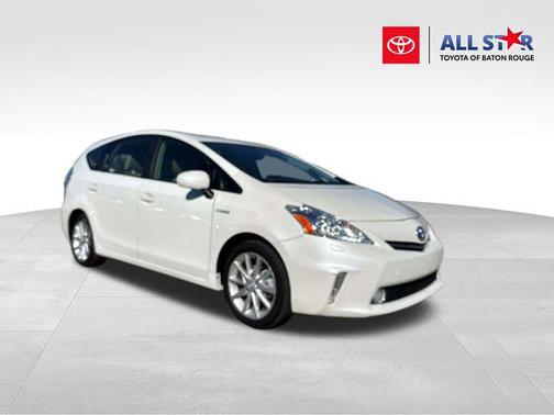 2014 Toyota Prius v Five