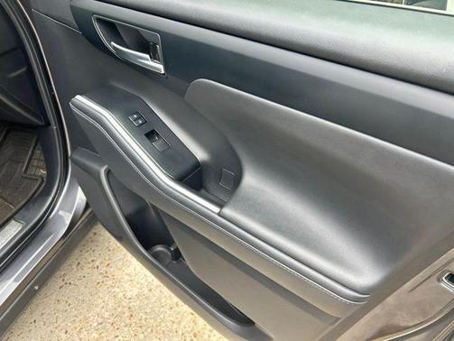 Magnetic Gray Metallic 2023 Toyota Highlander XLE