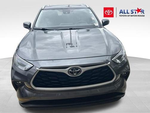 Magnetic Gray Metallic 2023 Toyota Highlander XLE