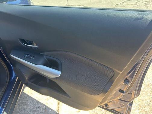 Deep Blue Pearl Metallic 2020 Nissan Kicks SV