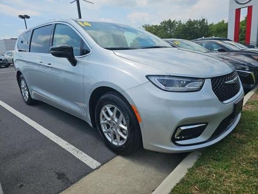 2024 Chrysler Pacifica Touring-L