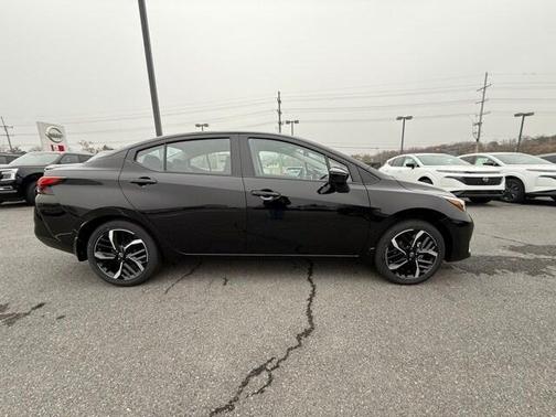 2025 Nissan Versa 1.6 SR