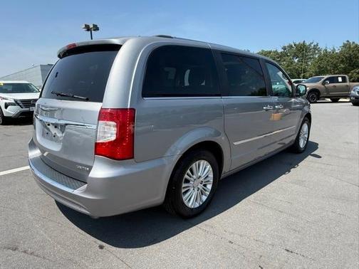 2014 Chrysler Town & Country Limited
