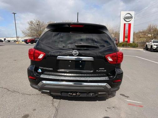 2017 Nissan Pathfinder Platinum