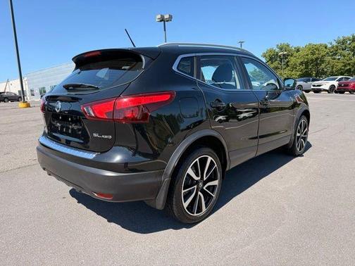 Magnetic Black 2017 Nissan Rogue Sport SL