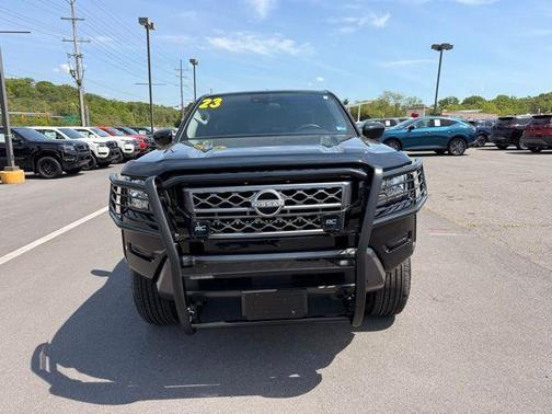 Black 2023 Nissan Frontier SV