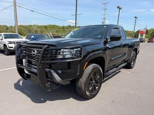 Black 2023 Nissan Frontier SV