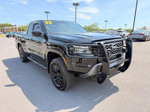 Black 2023 Nissan Frontier SV