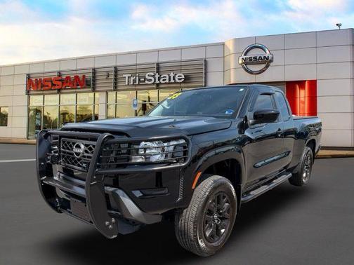Black 2023 Nissan Frontier SV