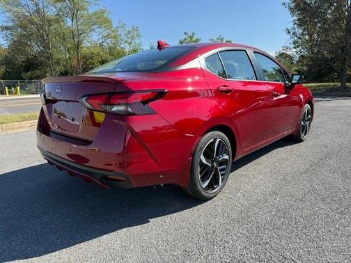 2025 Nissan Versa 1.6 SR