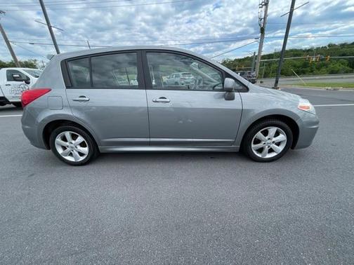 2012 Nissan Versa 1.8 SL