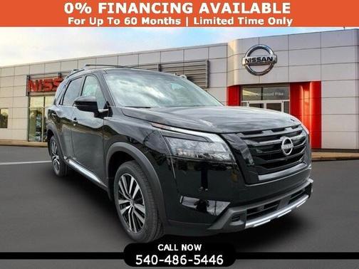 2025 Nissan Pathfinder SV