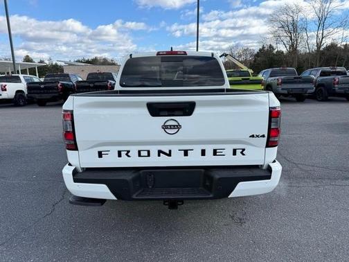 2026 Nissan Frontier SV