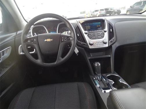 Photo 2 of 30 of 2016 Chevrolet Equinox LS
