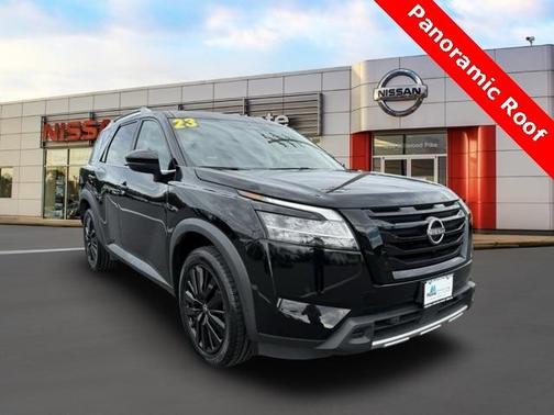 2023 Nissan Pathfinder SL