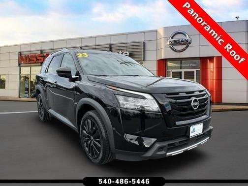 2023 Nissan Pathfinder SL
