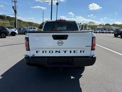 2023 Nissan Frontier S