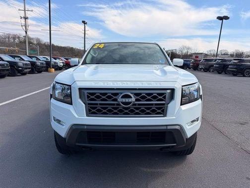 2024 Nissan Frontier SV