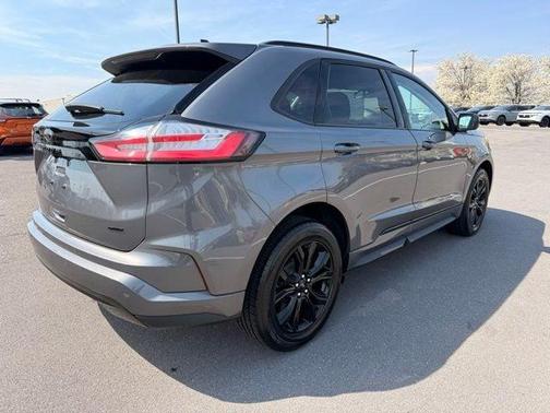 Carbonized Gray Metallic 2024 Ford Edge SE