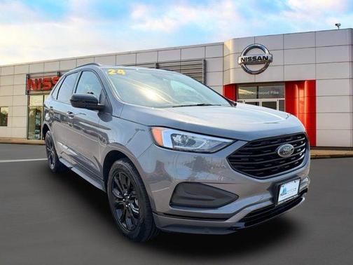 Carbonized Gray Metallic 2024 Ford Edge SE