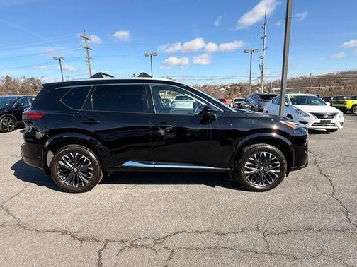 2025 Nissan Rogue Platinum