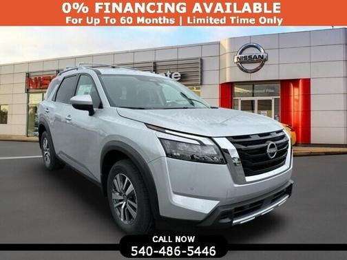 2025 Nissan Pathfinder SL