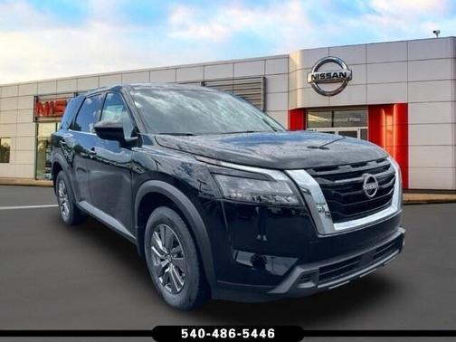 2025 Nissan Pathfinder S