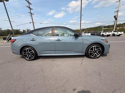 2t Gry Blk Roof 2024 Nissan Sentra SR