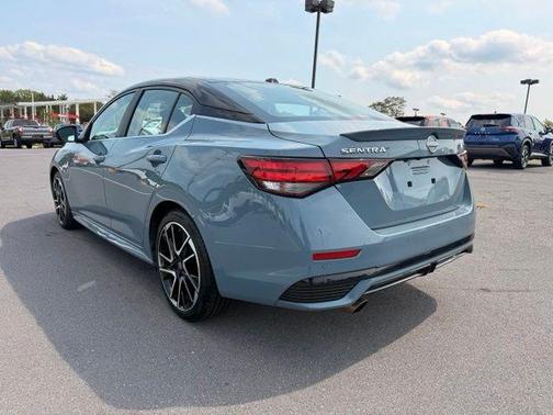 2t Gry Blk Roof 2024 Nissan Sentra SR