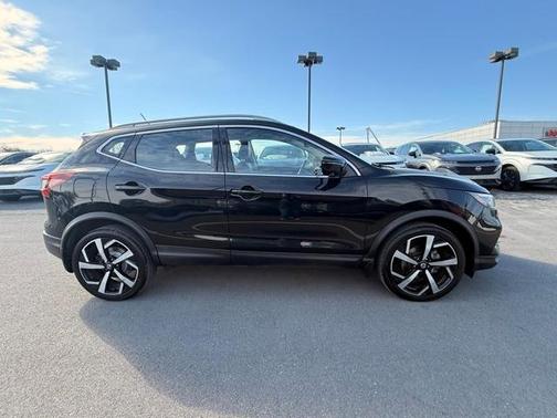 2021 Nissan Rogue Sport SL